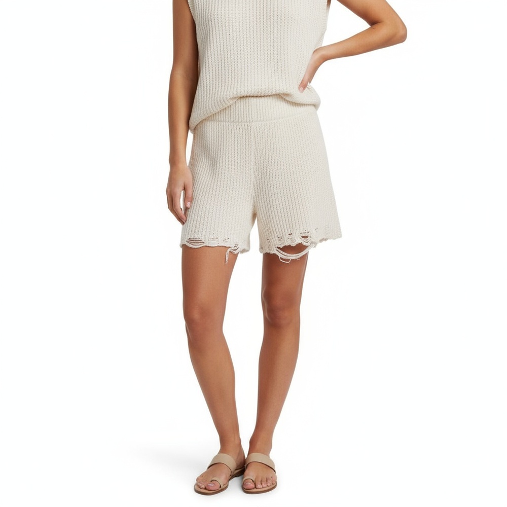 Moon & Madison Light Beige Crochet Knit Casual Shorts Size Large